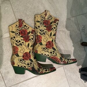 Nomad Red Rose Skull Heeled Boots